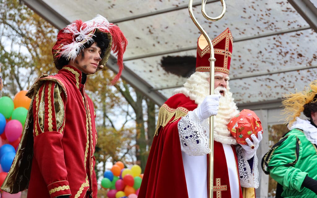 Sinterklaas met Piet Julio